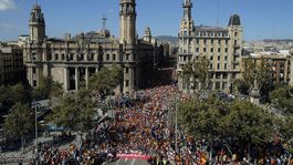 V Barcelone sa protestovalo proti nezávislosti Katalánska, Puigdemont ju zrejme vyhlási