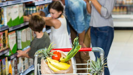 V potravinách napriek tlaku menia len obaly