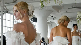 Modelky vo svadobných šatách z kolekcie Marchesa. 