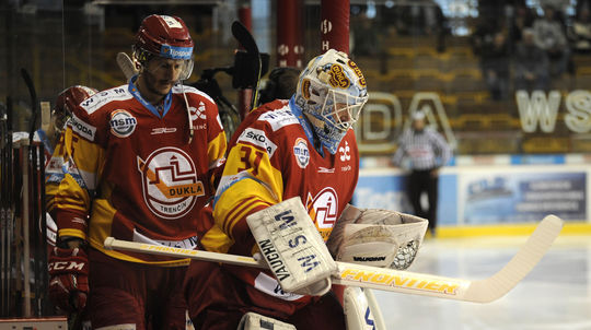 HOKEJ-TL: Trenèín - Banská Bystrica