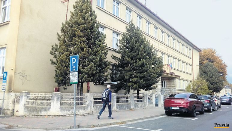 Okresný úrad v Poprade, kde je kataster. Na ňom...