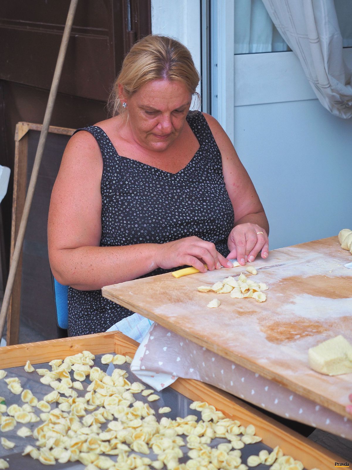 Orrechiette, cestovinu v tvare ušiek, vyrábajú...