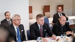 Na summite aj o vysielaní pracovníkov