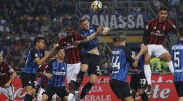 Dramatickú bitku o Miláno vyhral Inter, oslavuje aj obranný val Škriniar