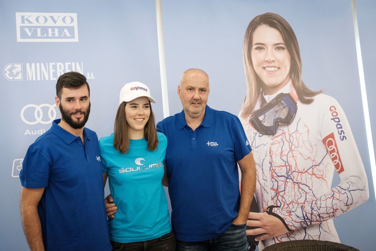 Petra Vlhová s otcom Igorom a bratom Borisom.