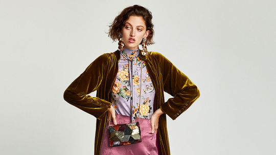 Zamatový trend v oblečení prináša do jesenných...