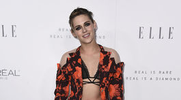 Herečka Kristen Stewart zaujala netradičným výberom outfitu. 