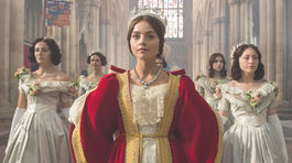 Od Pána času utiekla na trón. Teraz je kráľovnou Viktóriou