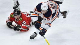 VIDEO: Akcia sezóny? McDavid zosmiešnil defenzívu Chicaga