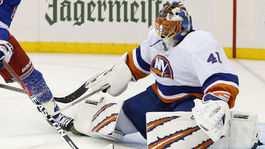 Halák potiahol Islanders v mestskom derby s Rangers