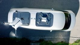 Amazon chce dobíjať elektromobily pomocou dronov