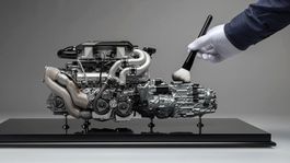 Bugatti Chiron - model motora