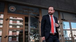 Rusko strávi ďalšiu noc v policajnej cele