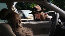 Diváci sa otáčajú zombíkom chrbtom. Sledovanosť The Walking Dead klesá