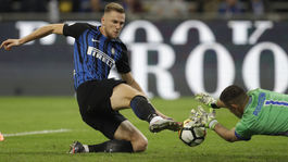 Tichý a pokorný, ospevujú Škriniara. Veľa nerozpráva, no vždy o ňom viete