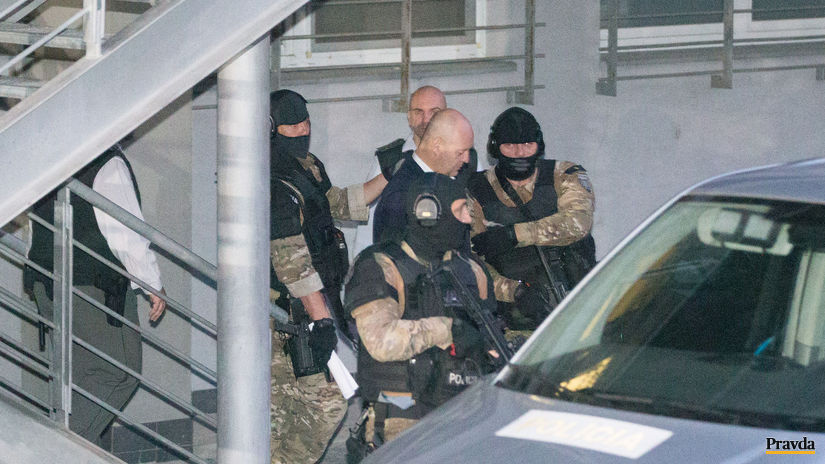 Pavol Rusko odchádza z Okresného súdu...