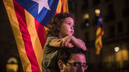 Madrid odvoláva vládu v Katalánsku a rozpúšťa tamojší parlament