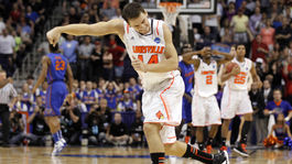 Bojoval s tumorom, hral aj za Phoenix. Basketbalistov posilní ďalší Američan