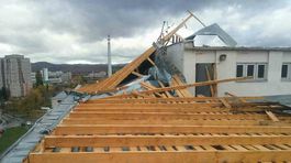Víchrica niesla strechu stovky metrov. Pozrite sa na spúšť v Tatrách