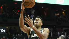 Prehry Golden State aj Clevelandu, Antetokunmpo je streleckým lídrom NBA