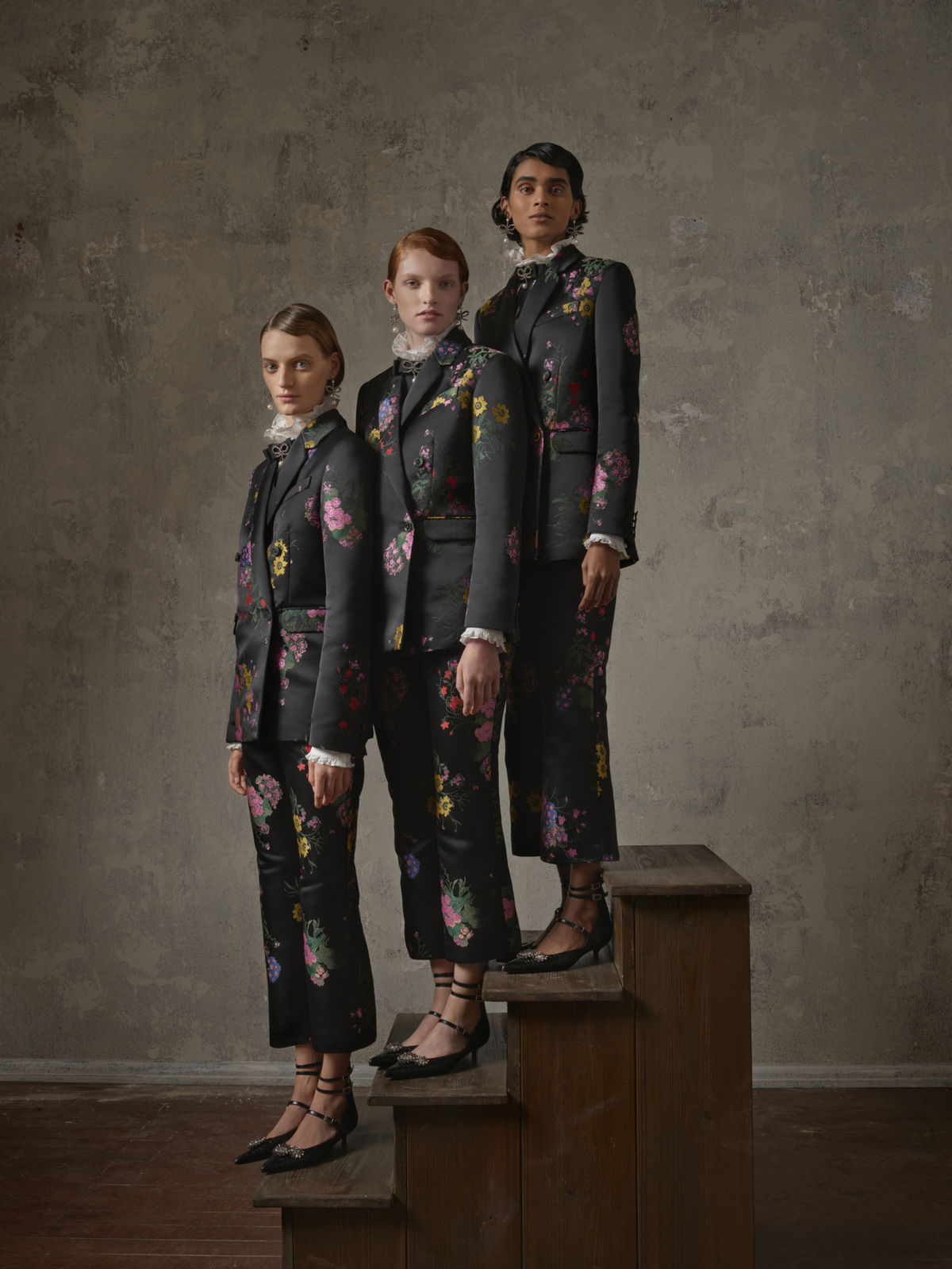 Záber z lookbooku kolekcie Erdem X H&M,...