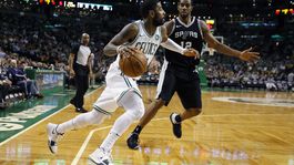 Boston vyhral po piaty raz v sérii, Irving takmer ako Garnett a Allen