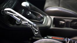 Ford - elektronická ručná brzda Drift Stick