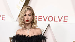 Súboj odhalených nôh? V mikromini vyhráva na plnej čiare Baldwinka