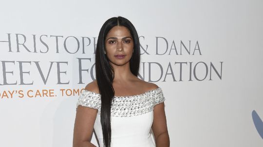Camila Alves počas Samsung Charity Gala v New...