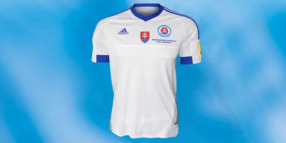 Špeciálne vyrobené dresy Slovana Bratislava pre...