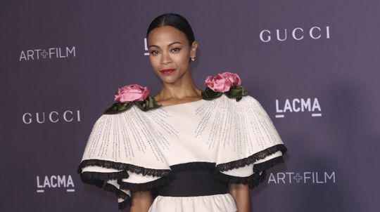Zoe Saldana počas  LACMA Art + Film Gala v  Los...