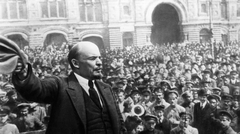 Na mítingu v revolučnom Petrohrade roku 1917.