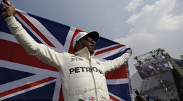 Škandál Paradise Papers. V daňových rajoch bohatol aj svetový šampión