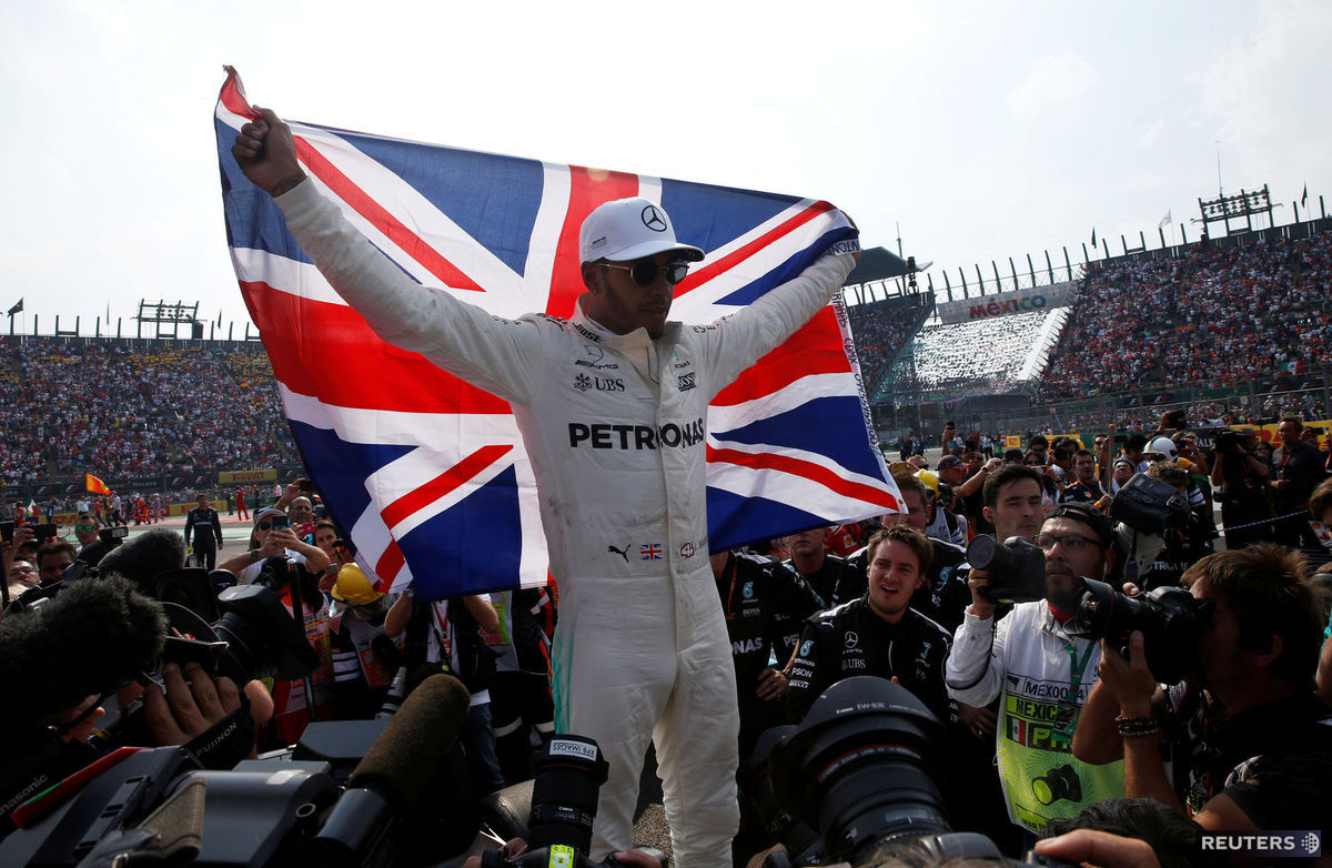 Daňové raje využíval aj jazdec formuly 1 Lewis...