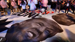 Trump je aj rok po zvolení ešte stále prezident