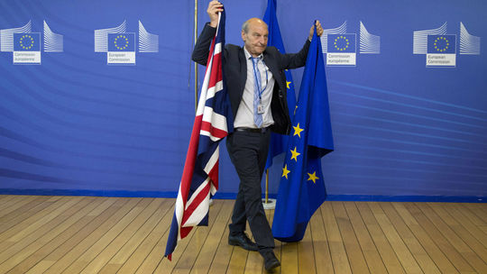 Britskí ministri sa viac-menej dohodli na podmienkach brexitu