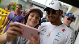 Mercedes deň po lúpeži: Bottas vyhral kvalifikáciu, Hamilton havaroval