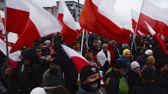 Poľskí nacionalisti pozývajú na pochod prerábkou nacistického plagátu