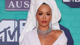Britská speváčka Rita Ora predvádzala intímny outfit. 