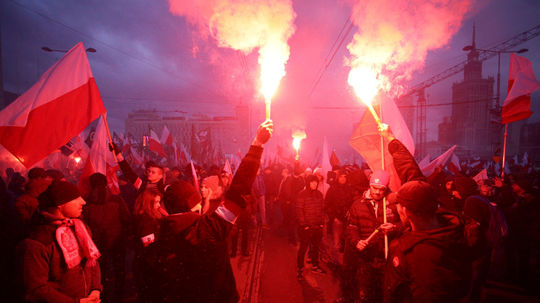 Varšava odsúdila rasizmus a xenofóbiu, ale pochod krajnej pravice bráni