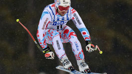 Éra pred smrteľnou nehodou a po nej. Z úcty k Poissonovi zmiernili úvodný zjazd 