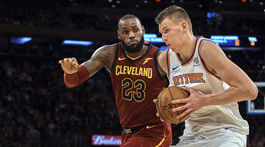 Zatienil aj Jamesa. Obrat Cavaliers v New Yorku režíroval Korver