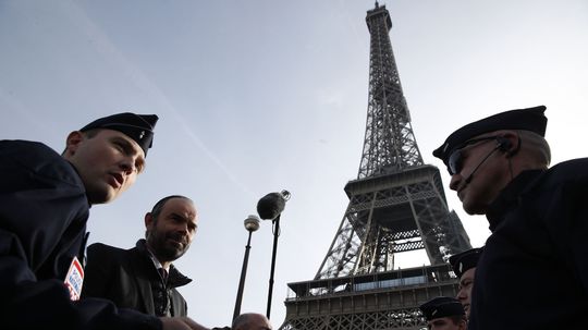 Za týždeň spáchalo samovraždu osem francúzskych policajtov. Údajne pre terorizmus