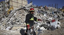 Počet obetí zemetrasenia na Blízkom východe je 530, Irán ukončil záchranné práce 