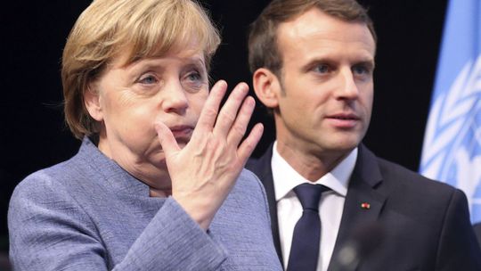Merkelová a Macron vyzvali Putina k podpore rezolúcie OSN o Sýrii