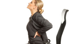 Au, môj chrbát! Bolesti spôsobuje aj zlé držanie hlavy, upozorňuje Zora Czoborová 