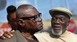 Z amerického väzenia prepustili muža, ktorý si neprávom odsedel vyše 45 rokov