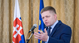 Fico je pripravený spojiť hlasovanie o platoch poslancov s dôverou vláde