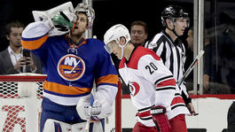 Historický úspech pre český hokej. Rozhodca Suchánek viedol zápas NHL