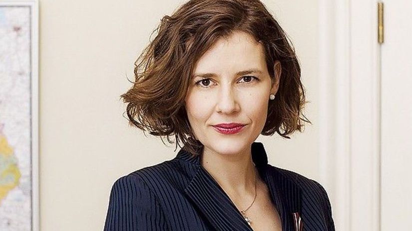 Dana Reizniece-Ozola, Lotyšsko